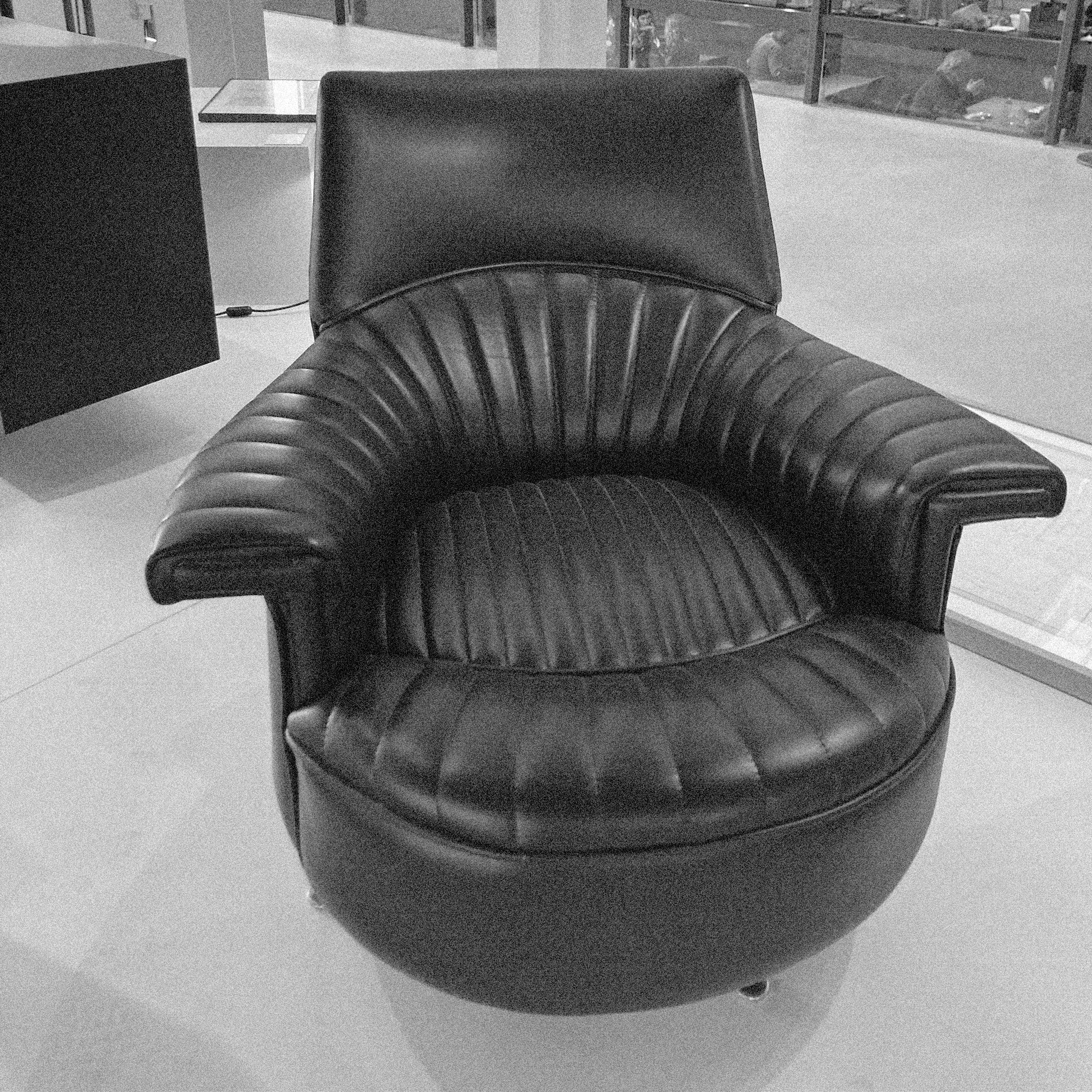 RUMEU ARMCHAIR