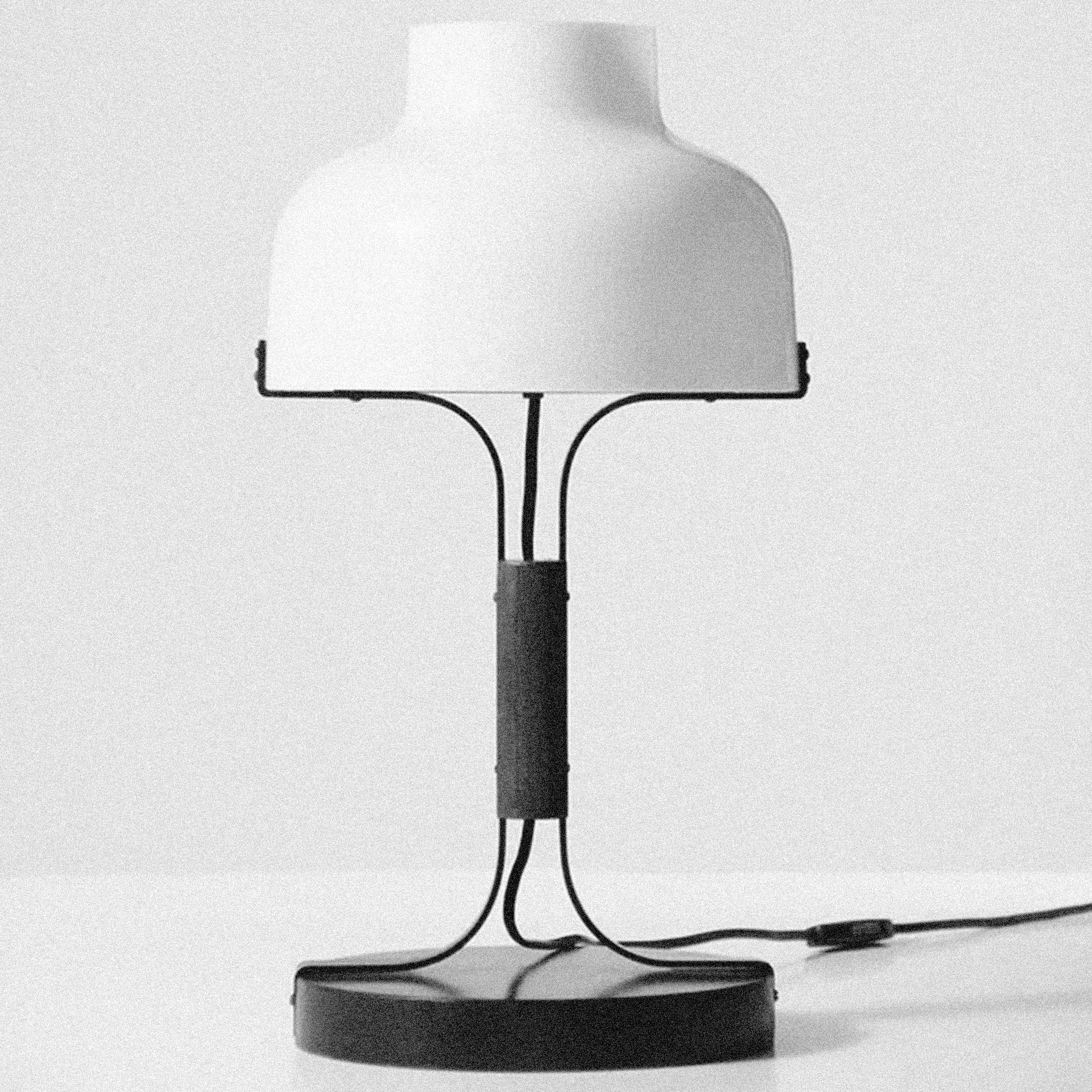 MB64 TABLE LAMP