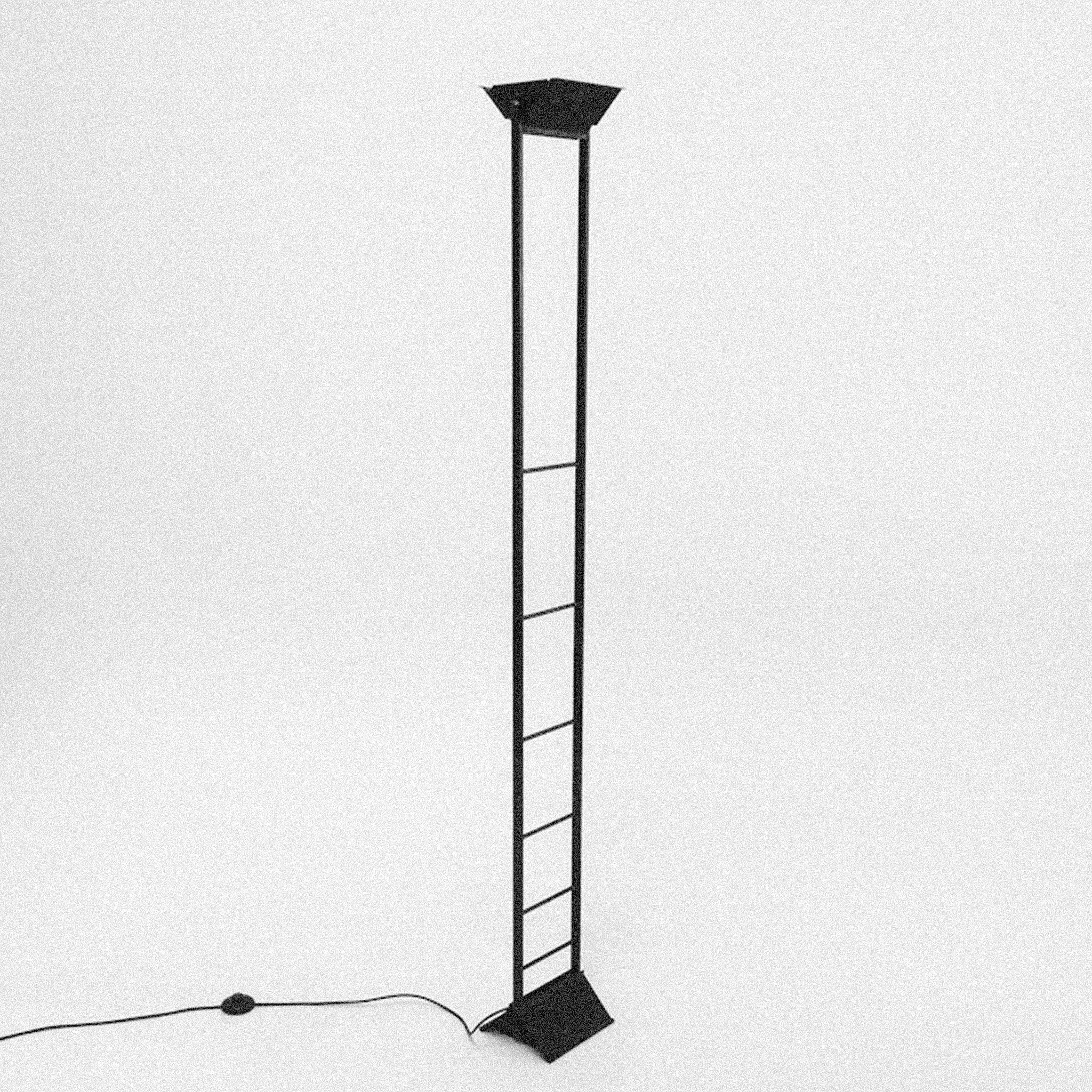 L'ESCALA FLOOR LAMP
